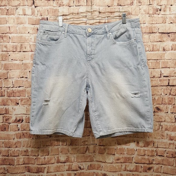 Seven7 Pinstripe Distressed Shorts Size 16 - Picture 1 of 15